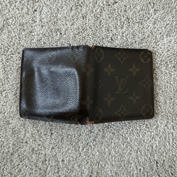 Louis Vuitton Monogram Marco Bi Fold Men’s Wallet - Picture 6 of 12